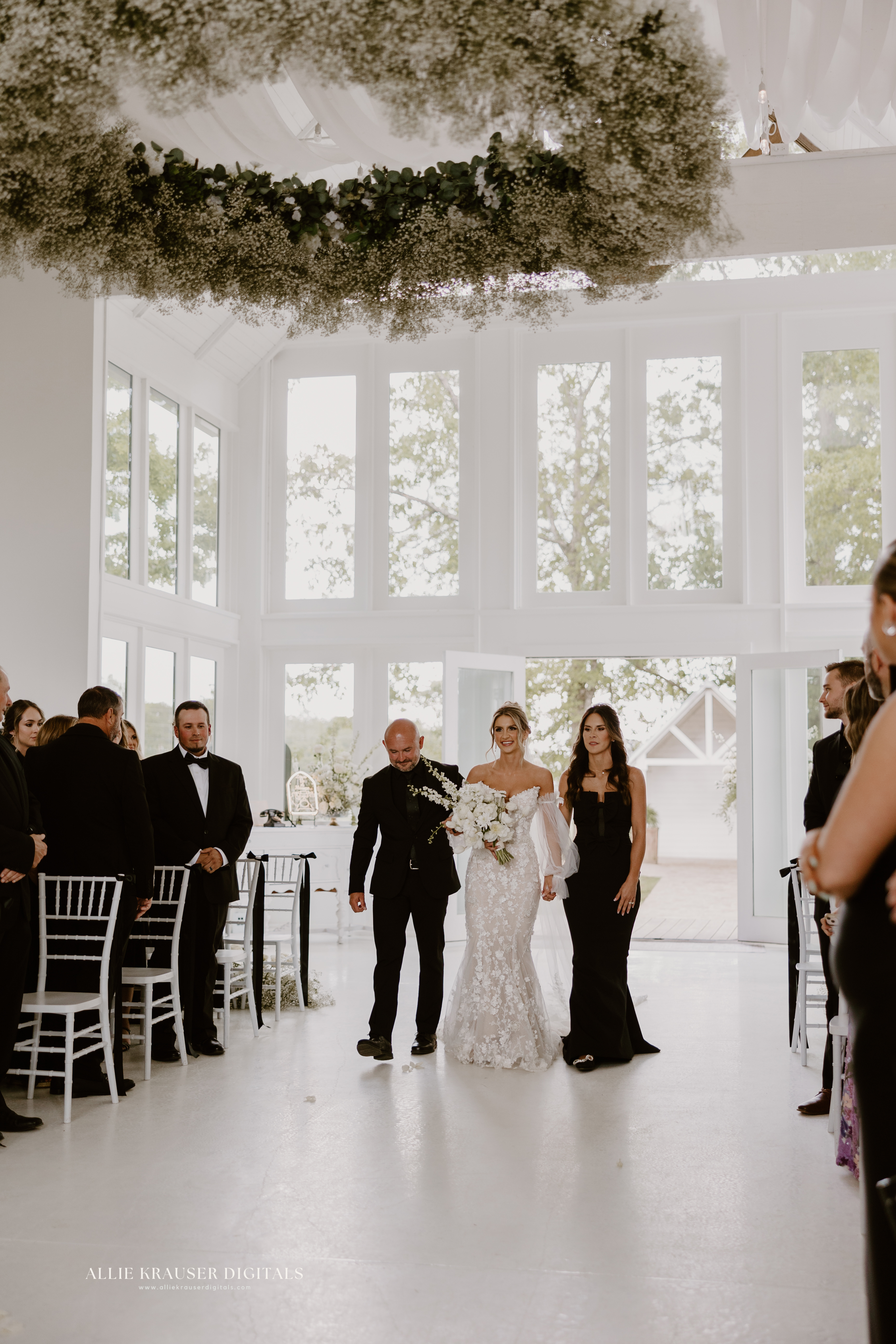 bride walking down the aisle - photo by Allie Krauser Digitals